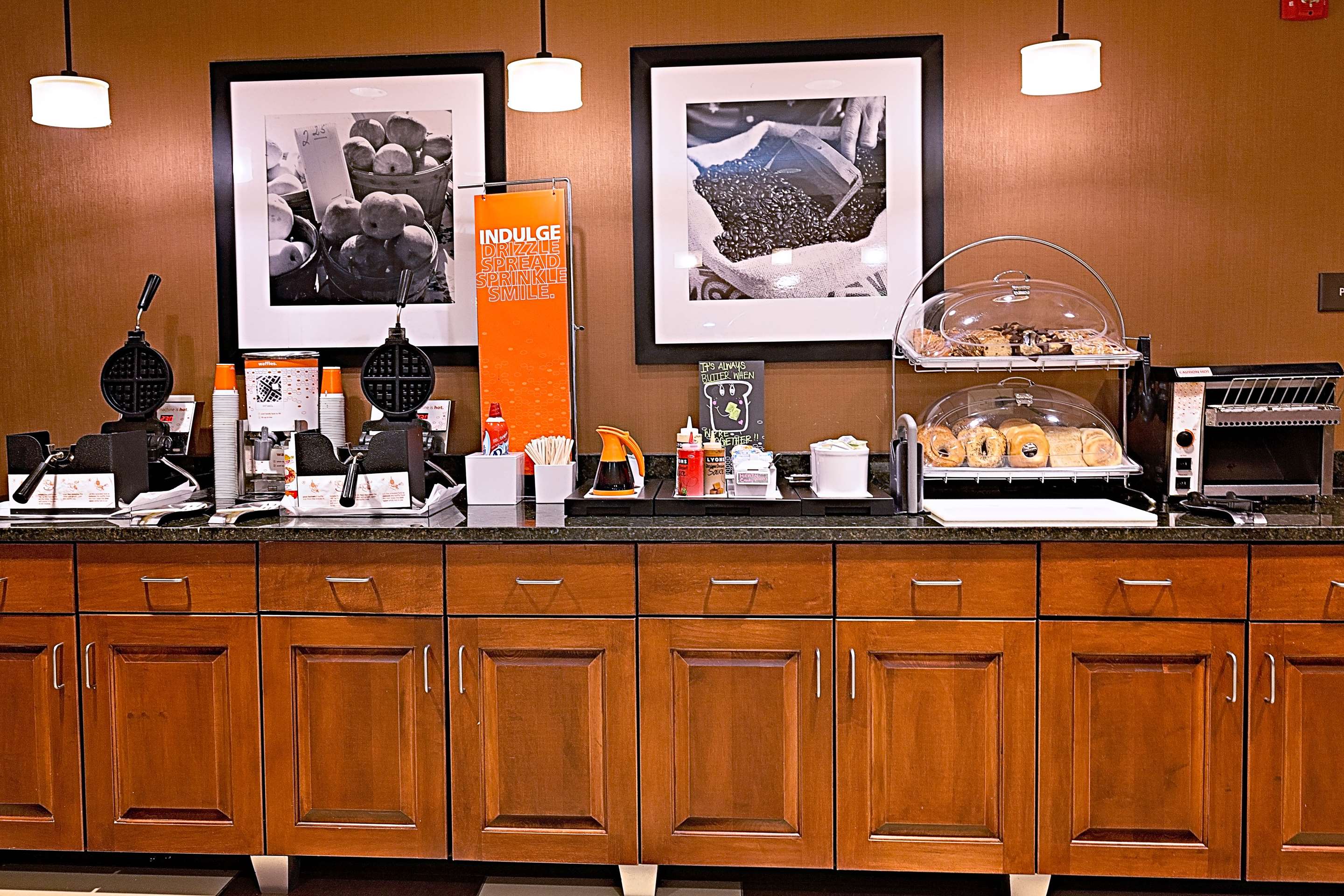 Restaurant | Hampton Inn & Suites Jacksonville