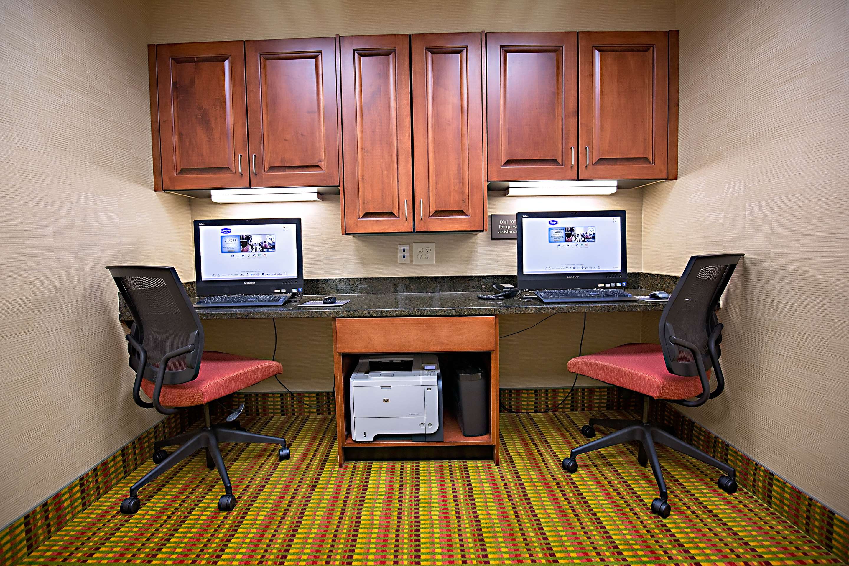Business Center | Hampton Inn & Suites Jacksonville