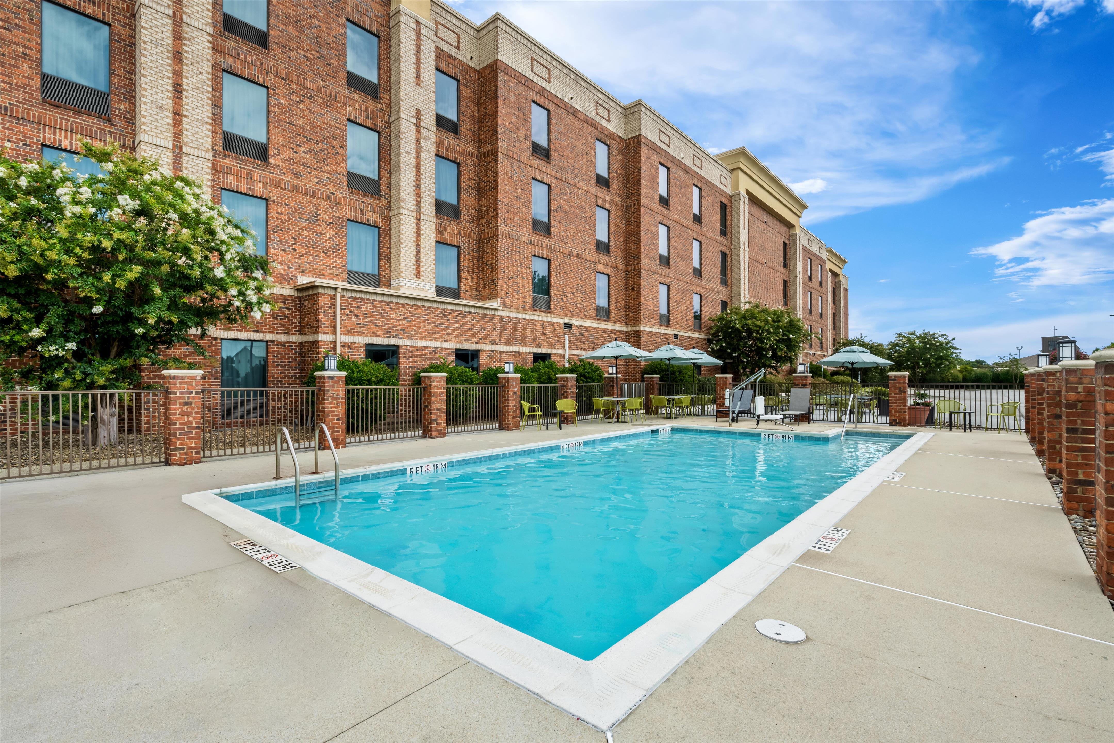 Pool | Hampton Inn & Suites Swansboro Near Camp Lejeune