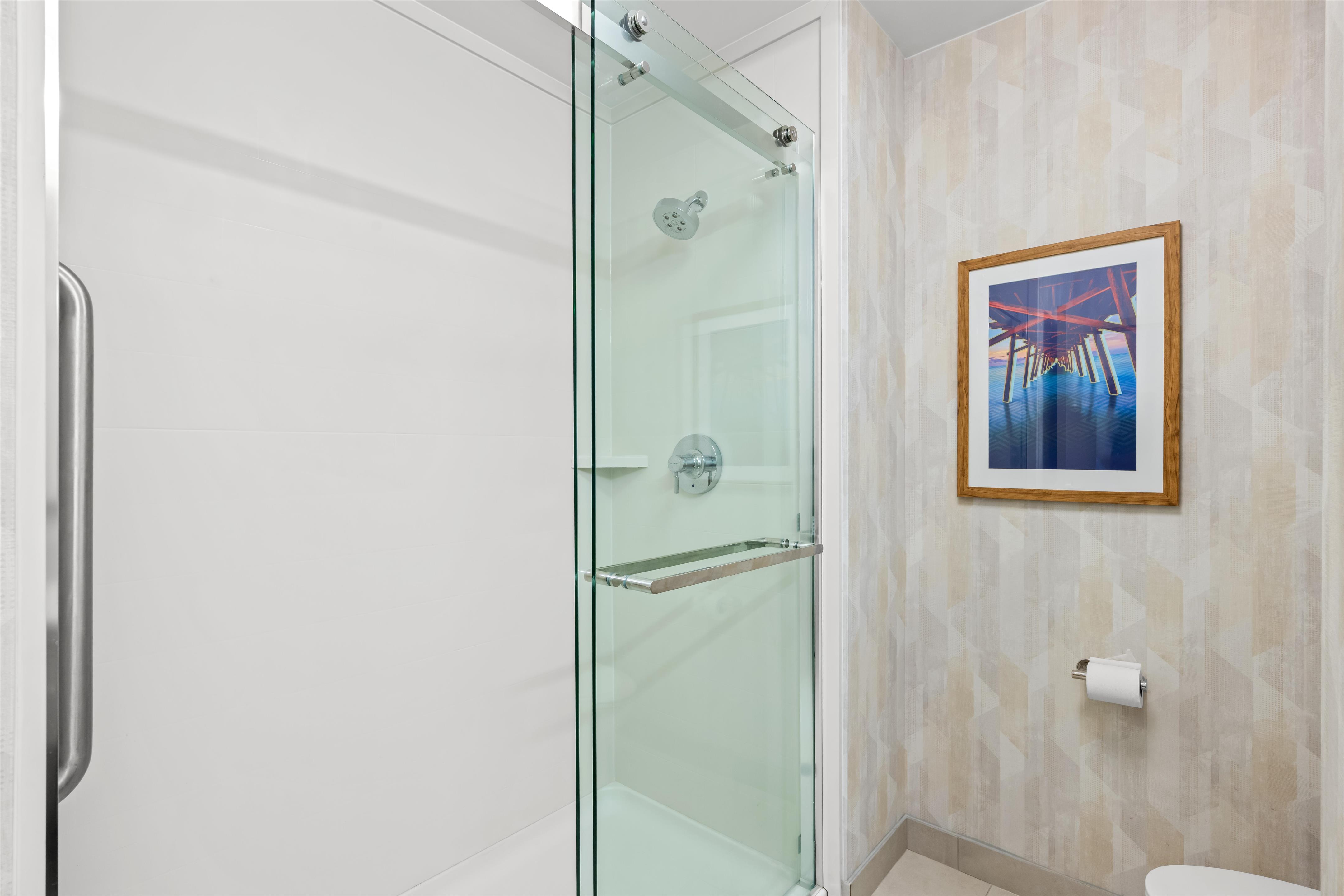 Guest room bath