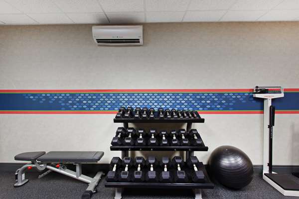 Fitness/ Exercise Room - Hampton Inn & Suites Alameda