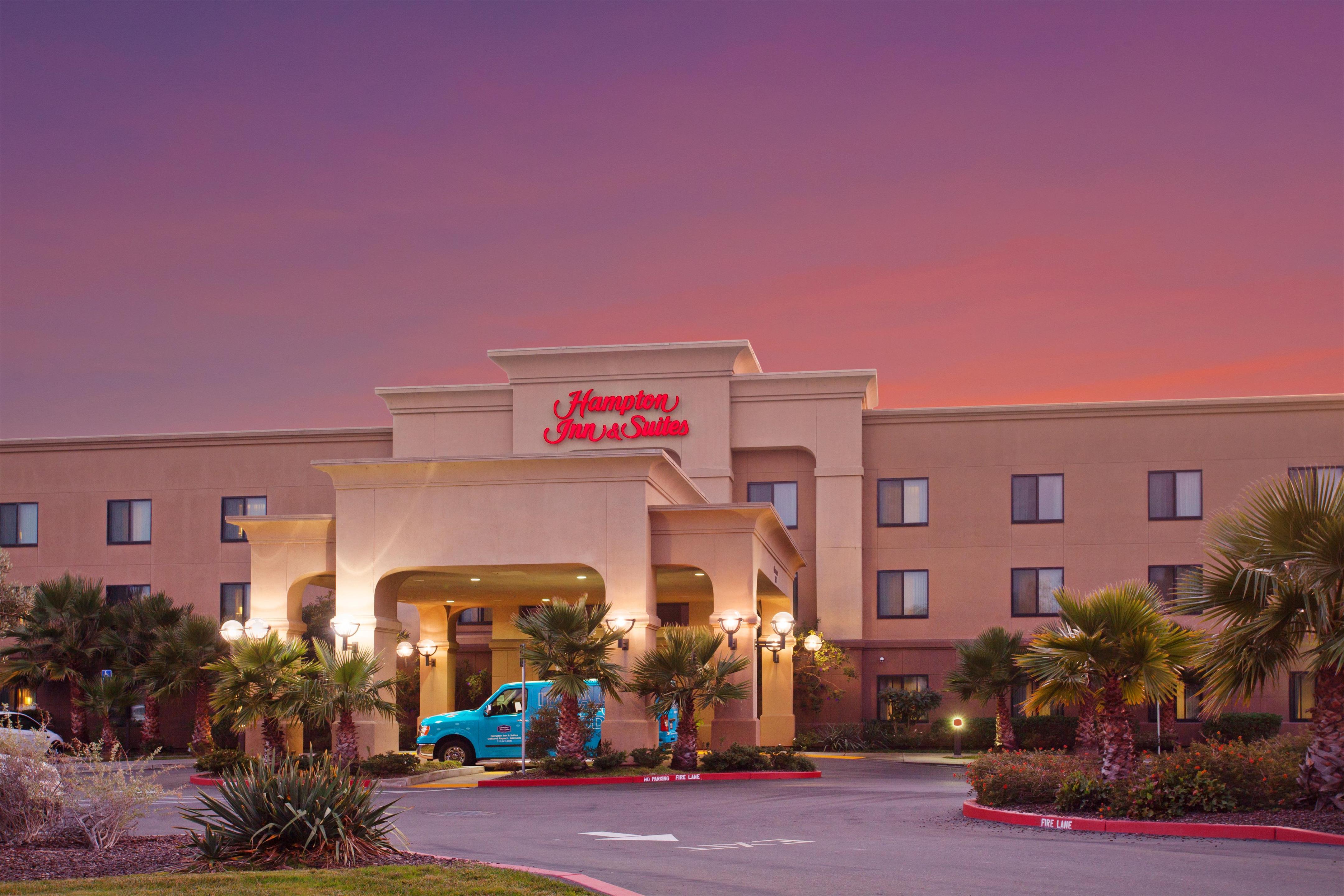 Exterior | Hampton Inn & Suites Oakland Airport-Alameda