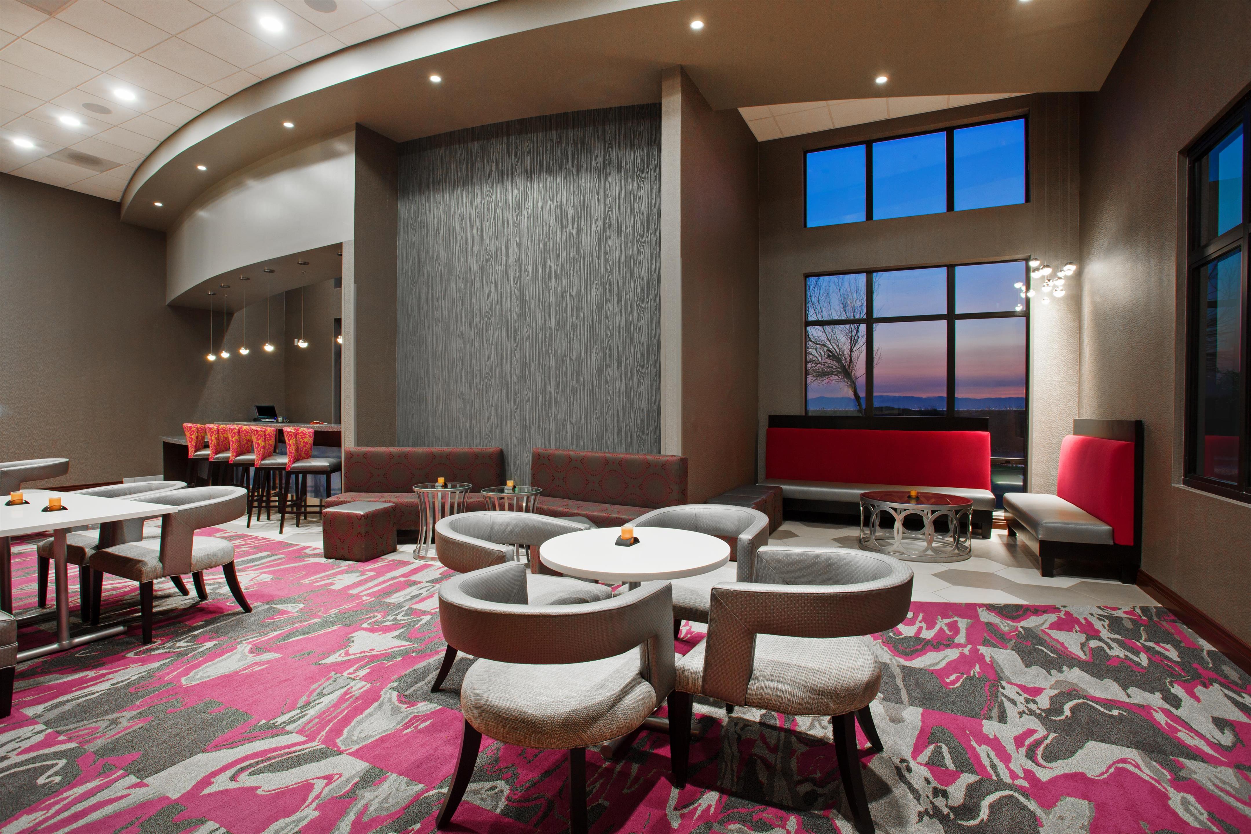 BarLounge | Hampton Inn & Suites Oakland Airport-Alameda