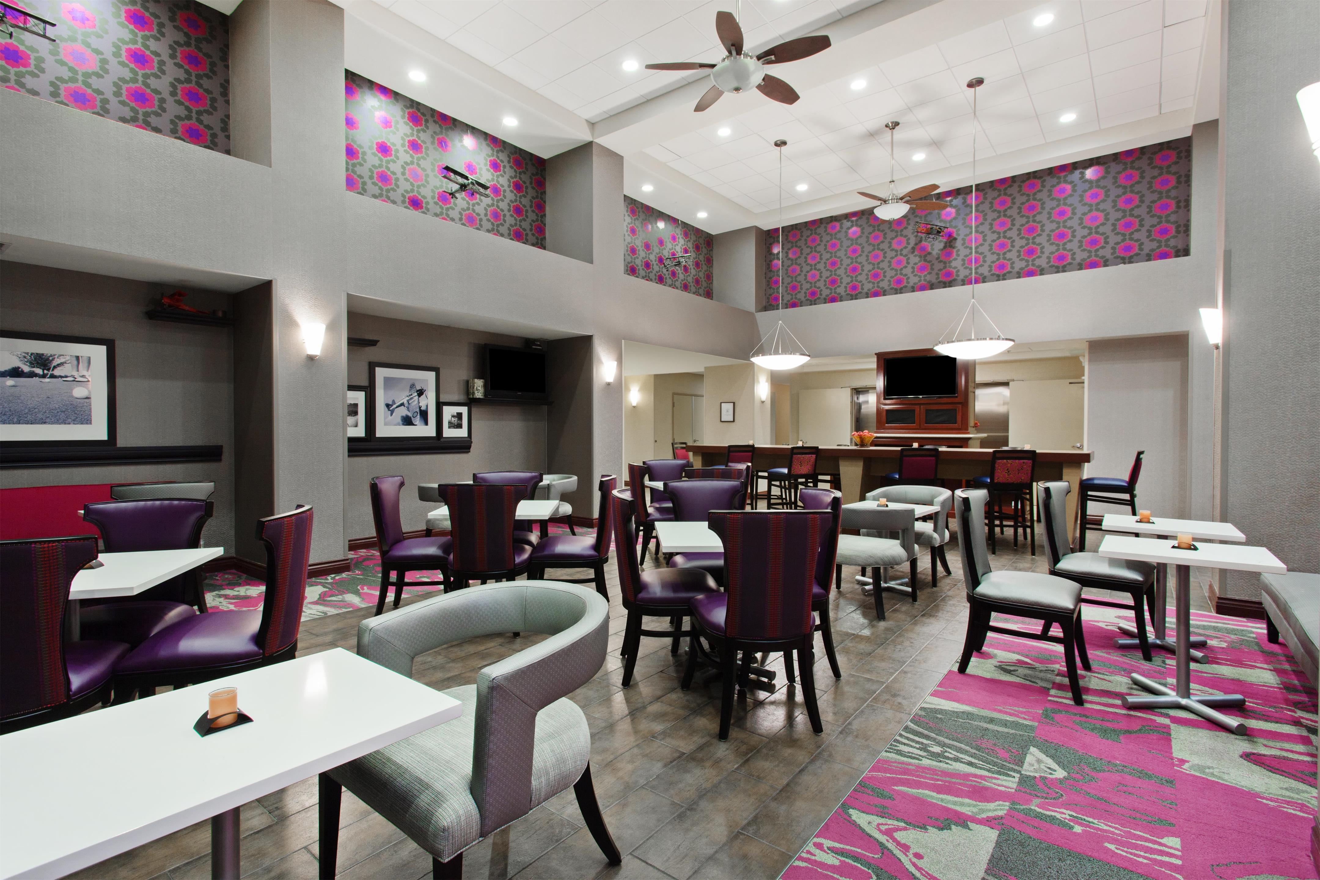 Restaurant | Hampton Inn & Suites Oakland Airport-Alameda