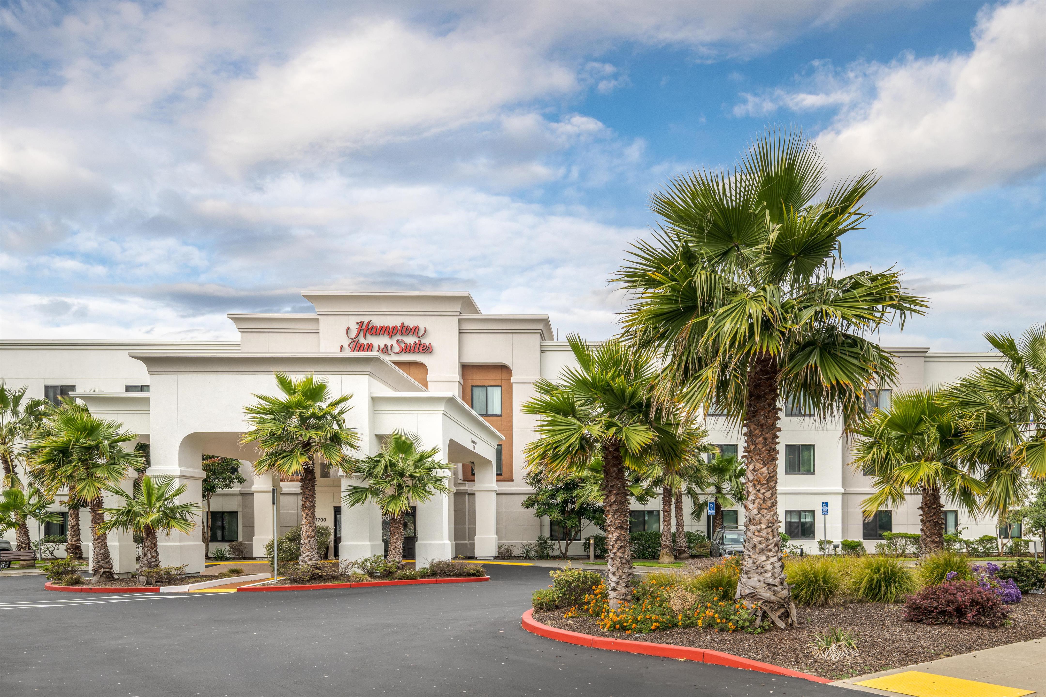 Exterior | Hampton Inn & Suites Oakland Airport-Alameda