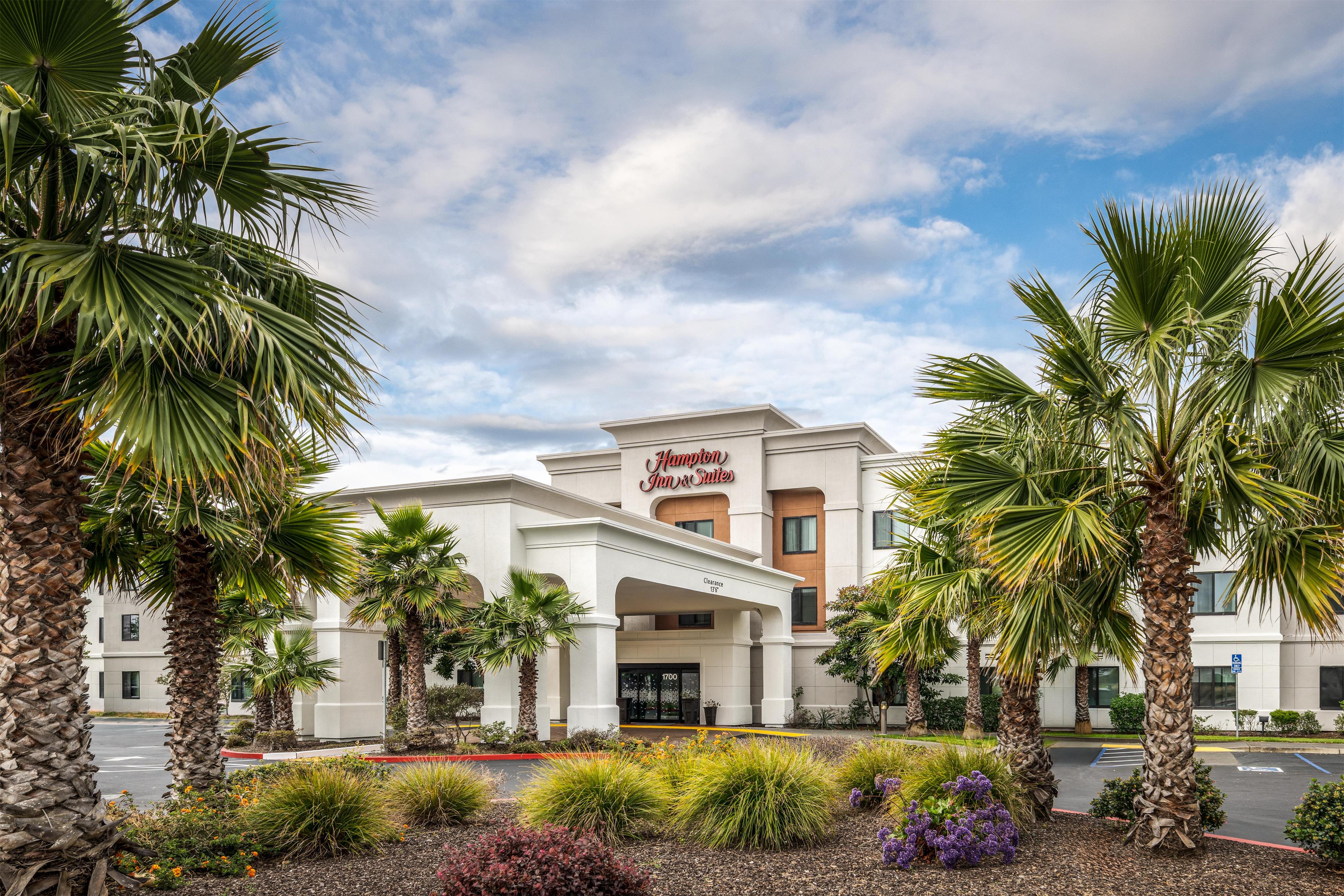 Exterior | Hampton Inn & Suites Oakland Airport-Alameda