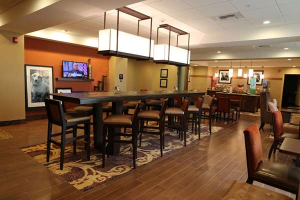 Restaurant - Hampton Inn Union City