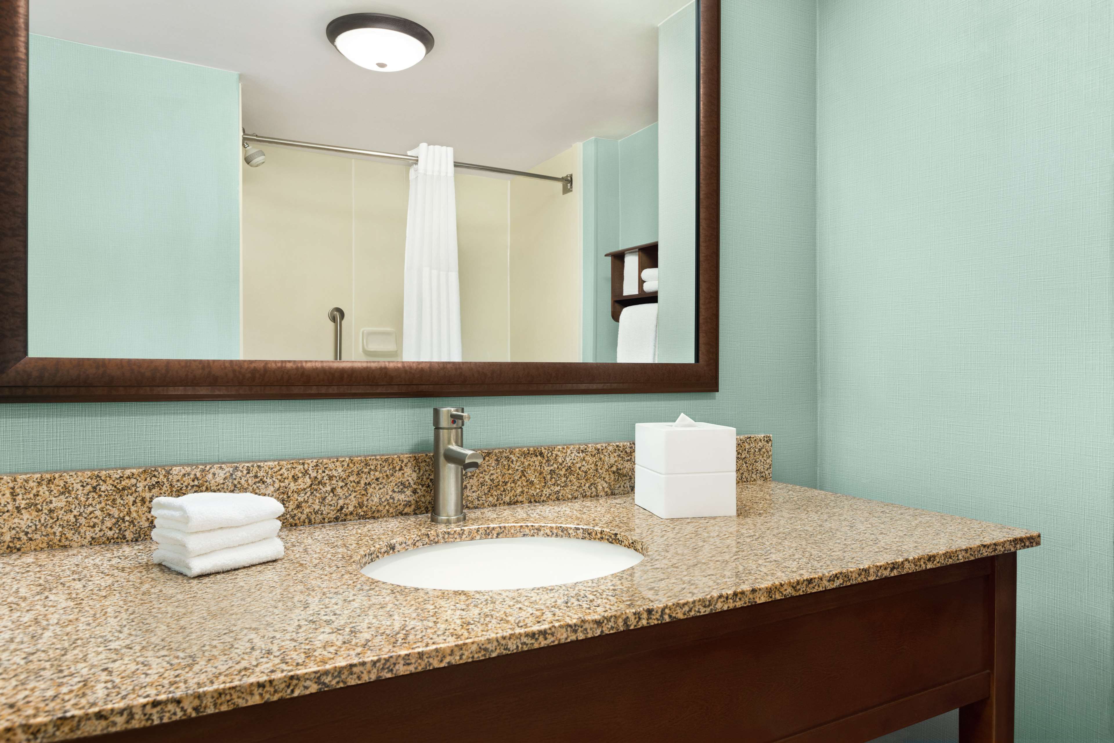 Hampton Inn & Suites Outer Banks-Corolla Room Type - 2QN STUD OCEAN FRONT NONSM