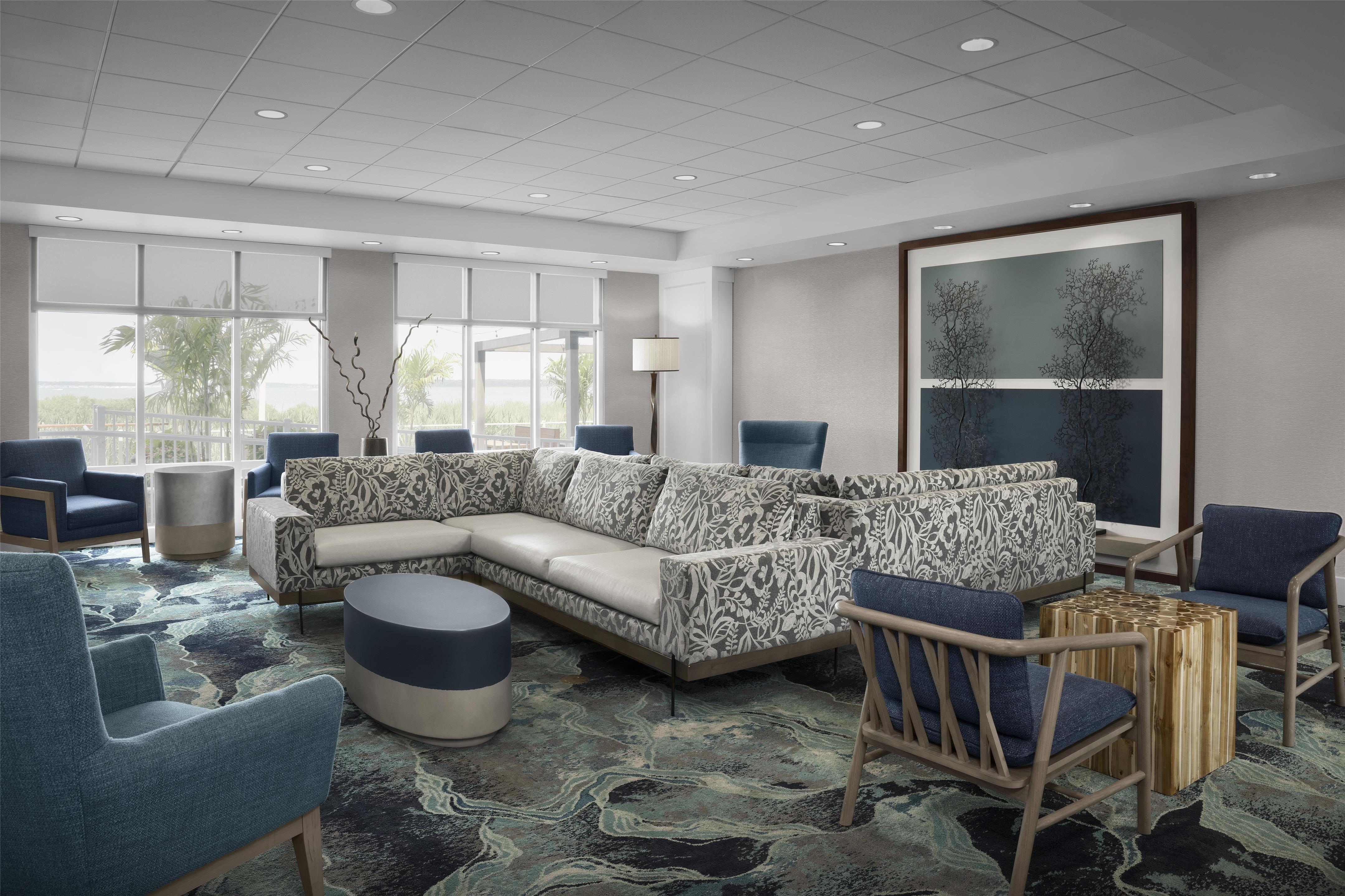 Lobby | Hampton Inn & Suites Ocean City/Bayfront-Convention Center