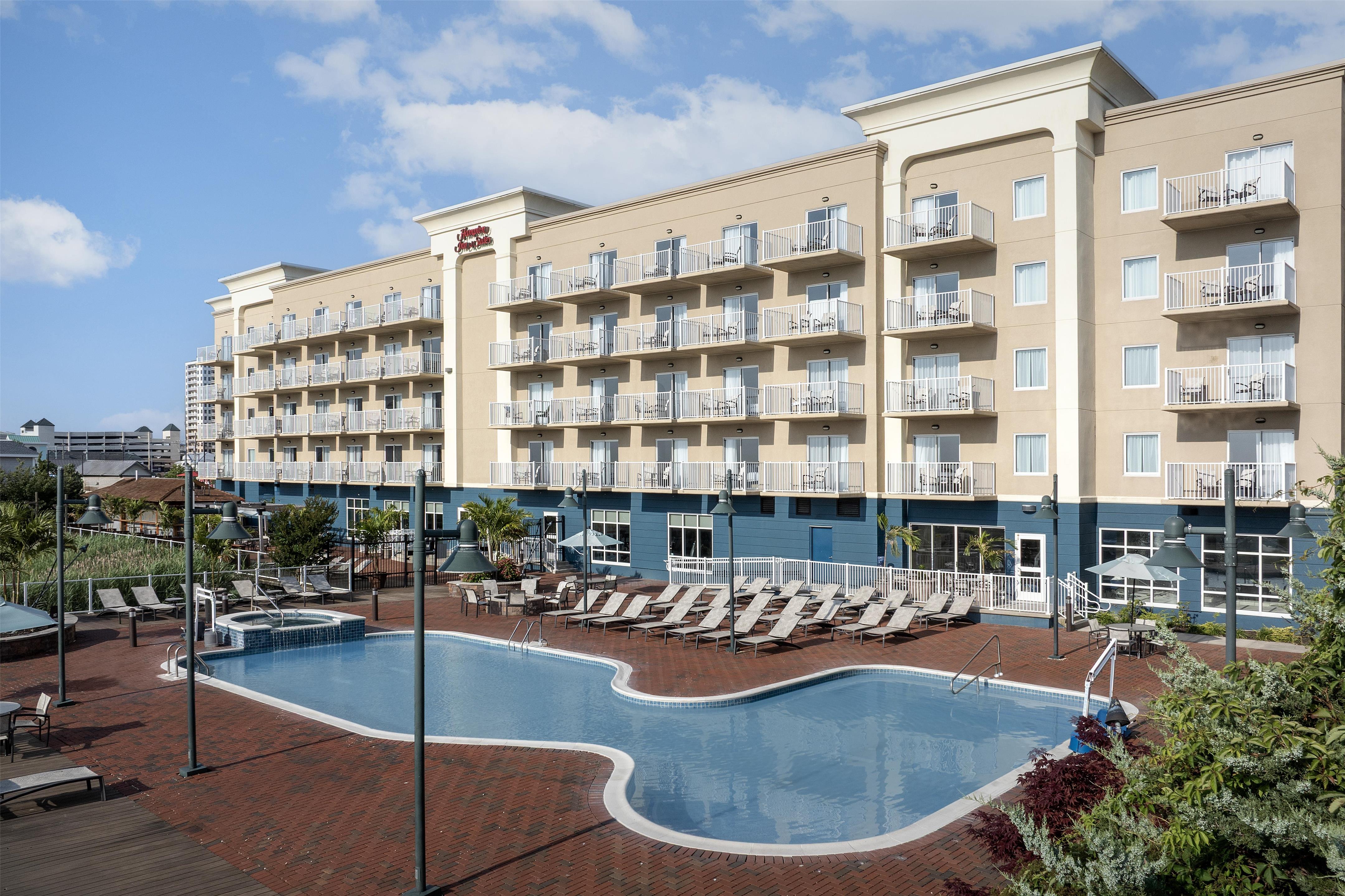 Pool | Hampton Inn & Suites Ocean City/Bayfront-Convention Center