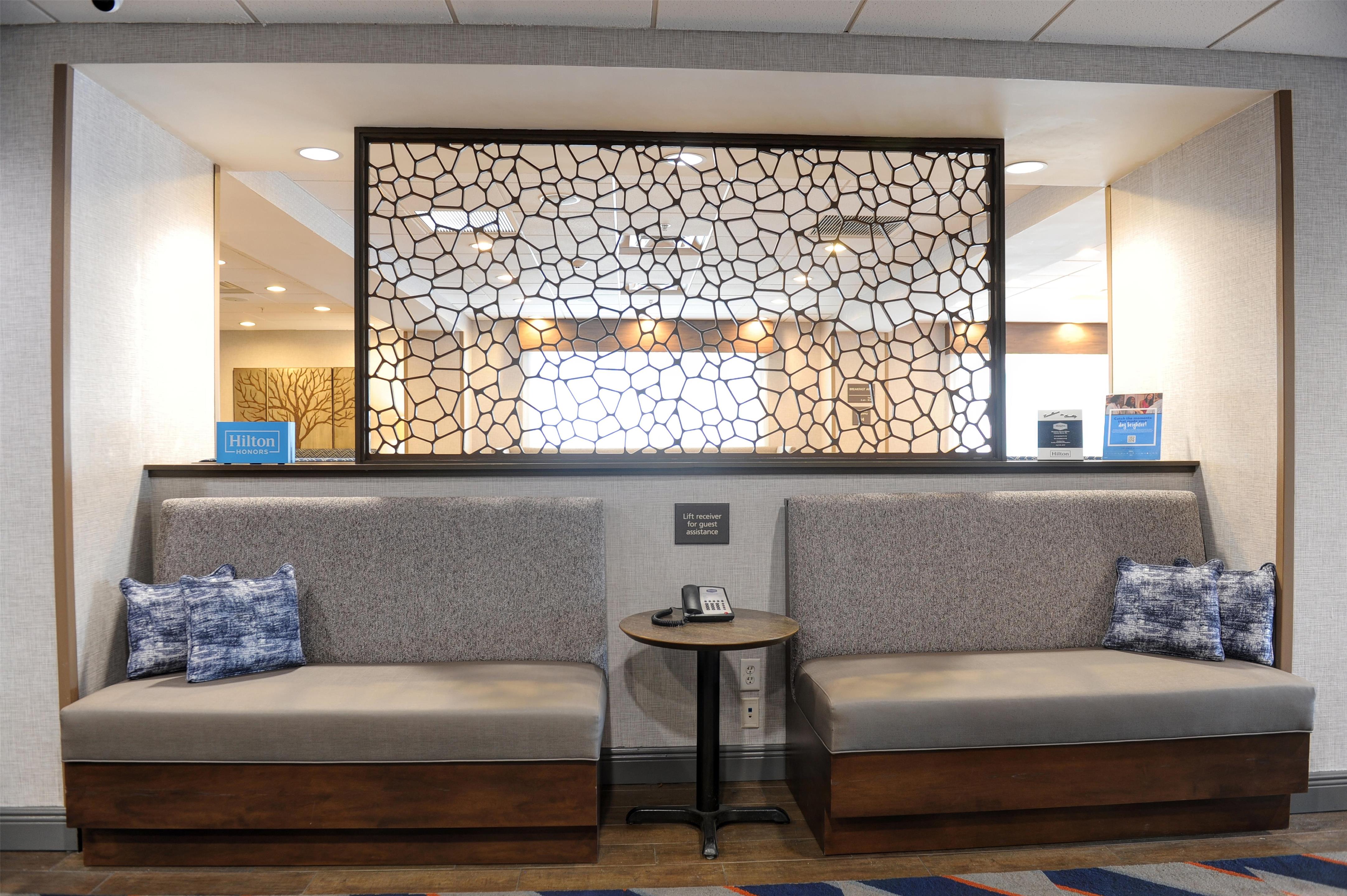 Lobby | Hampton Inn Crystal River, FL