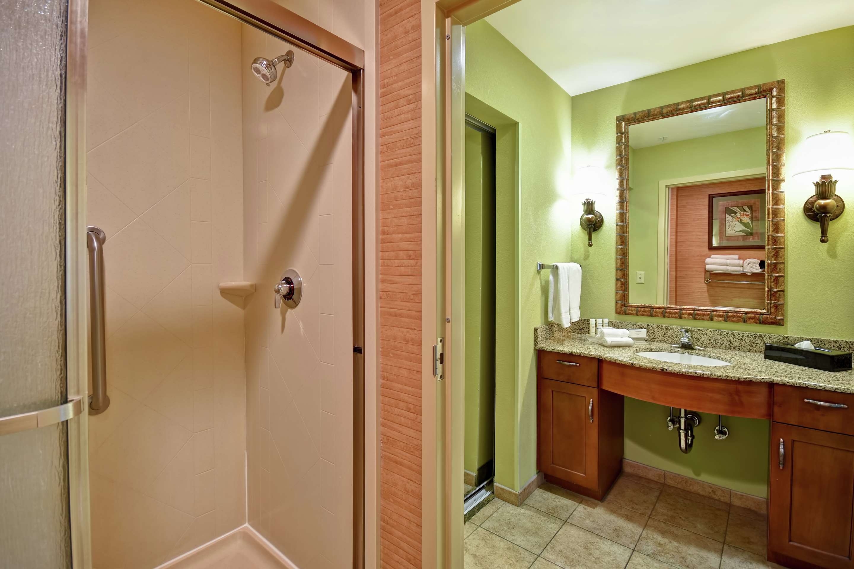 Guest room bath