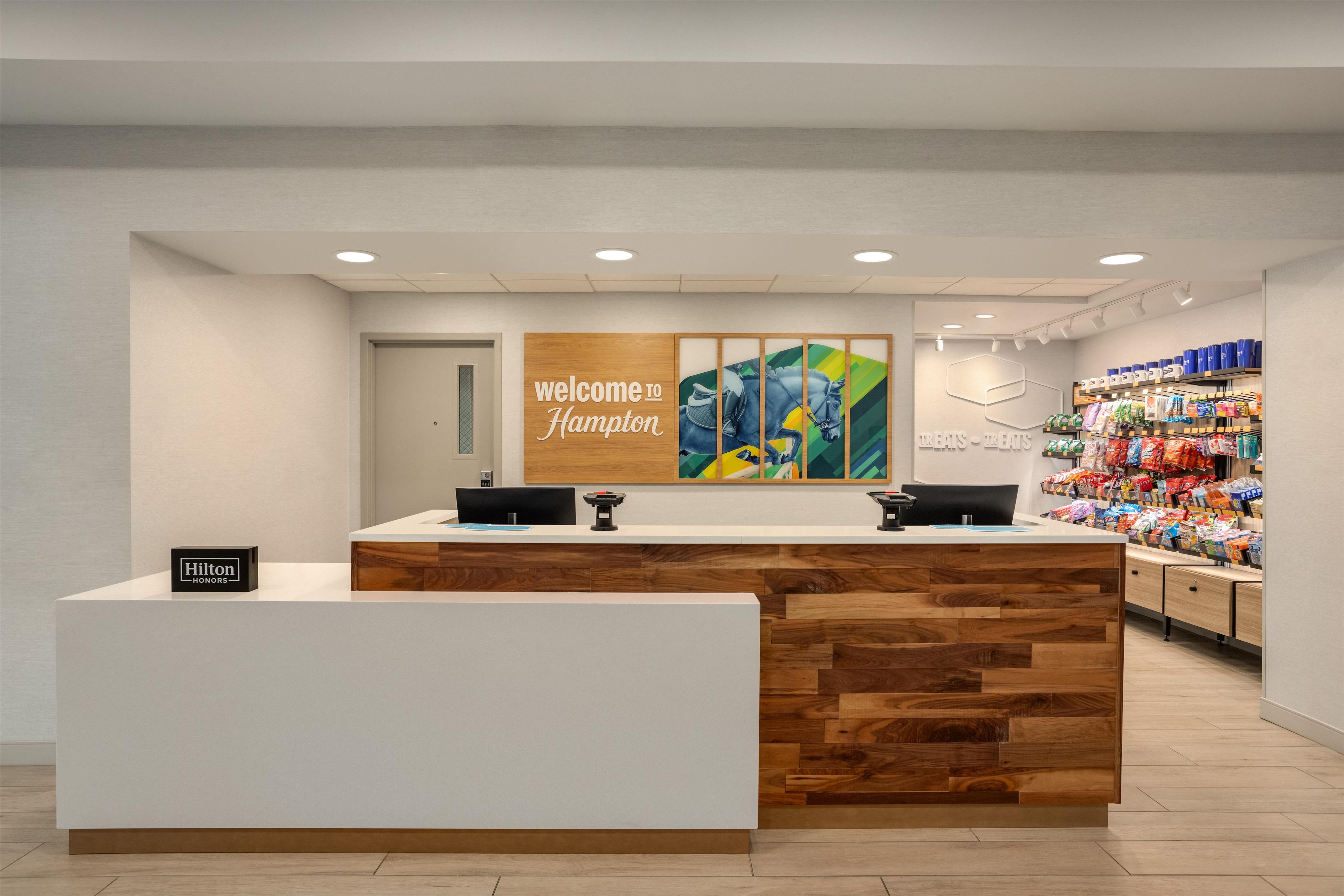 Reception | Hampton Inn & Suites Ocala - Belleview