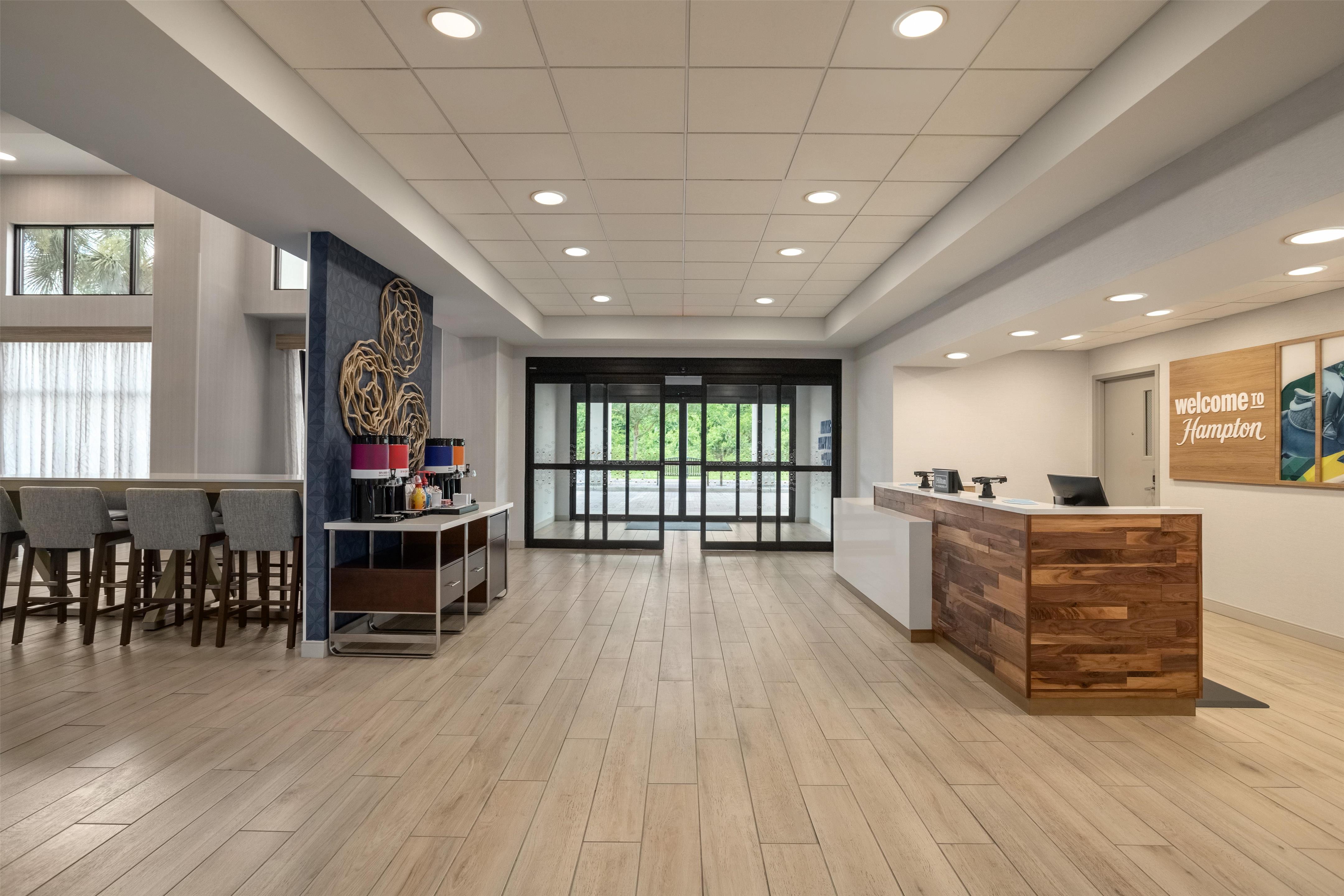 Lobby | Hampton Inn & Suites Ocala - Belleview