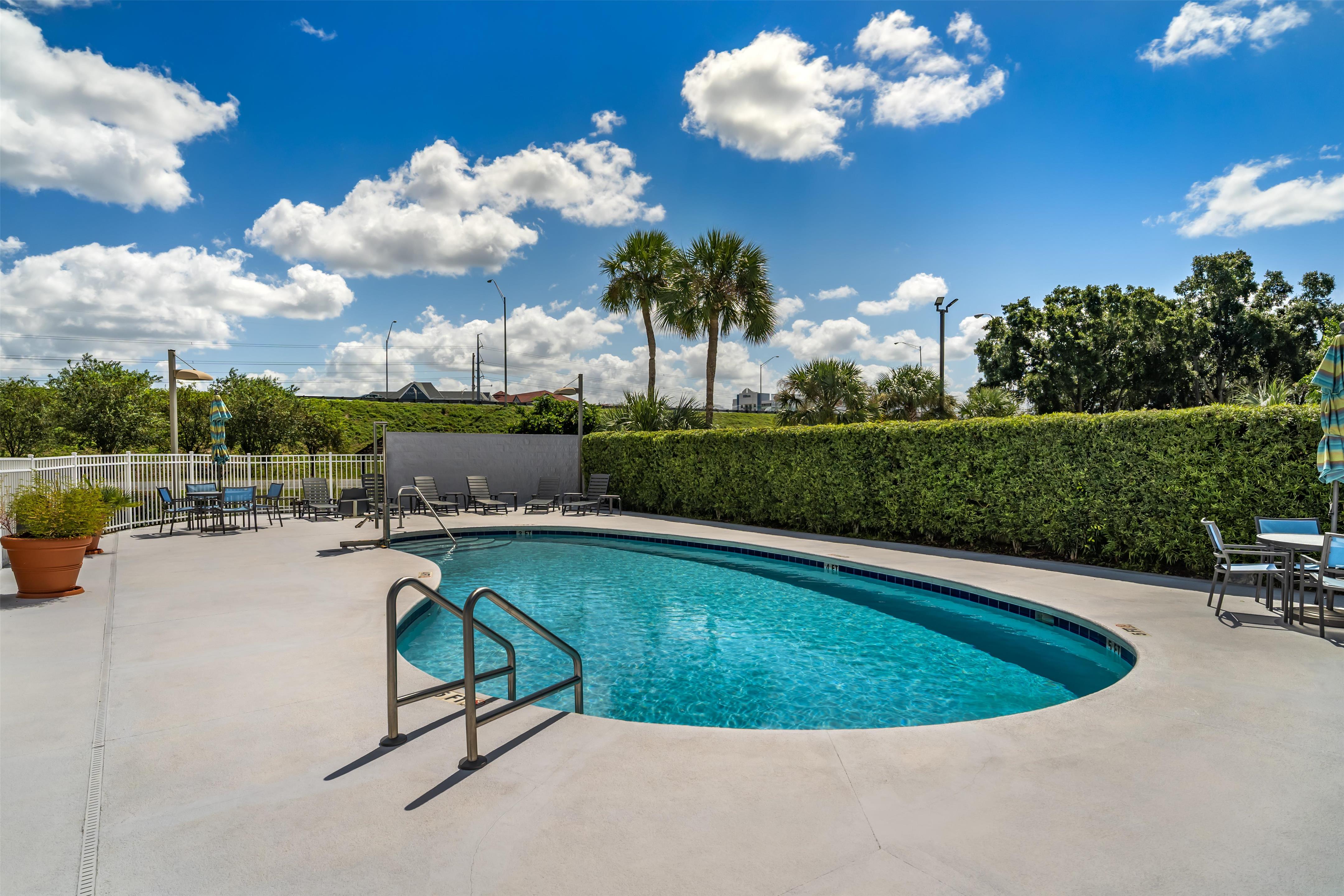 Pool | Hampton Inn & Suites Ocala