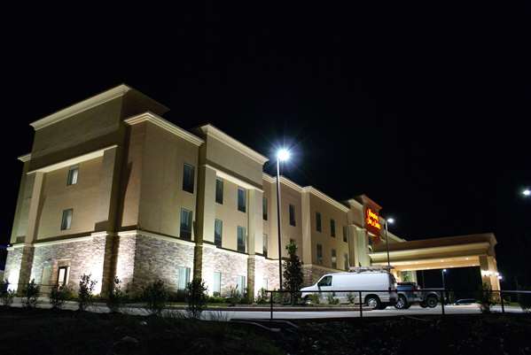 Exterior view - Hampton Inn & Suites Center