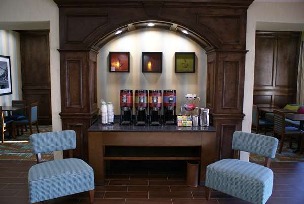 Restaurant - Hampton Inn & Suites Center