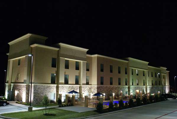 Exterior view - Hampton Inn & Suites Center