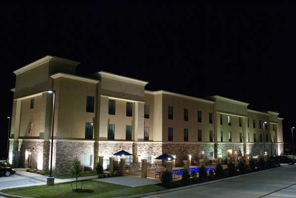 Exterior view - Hampton Inn & Suites Center