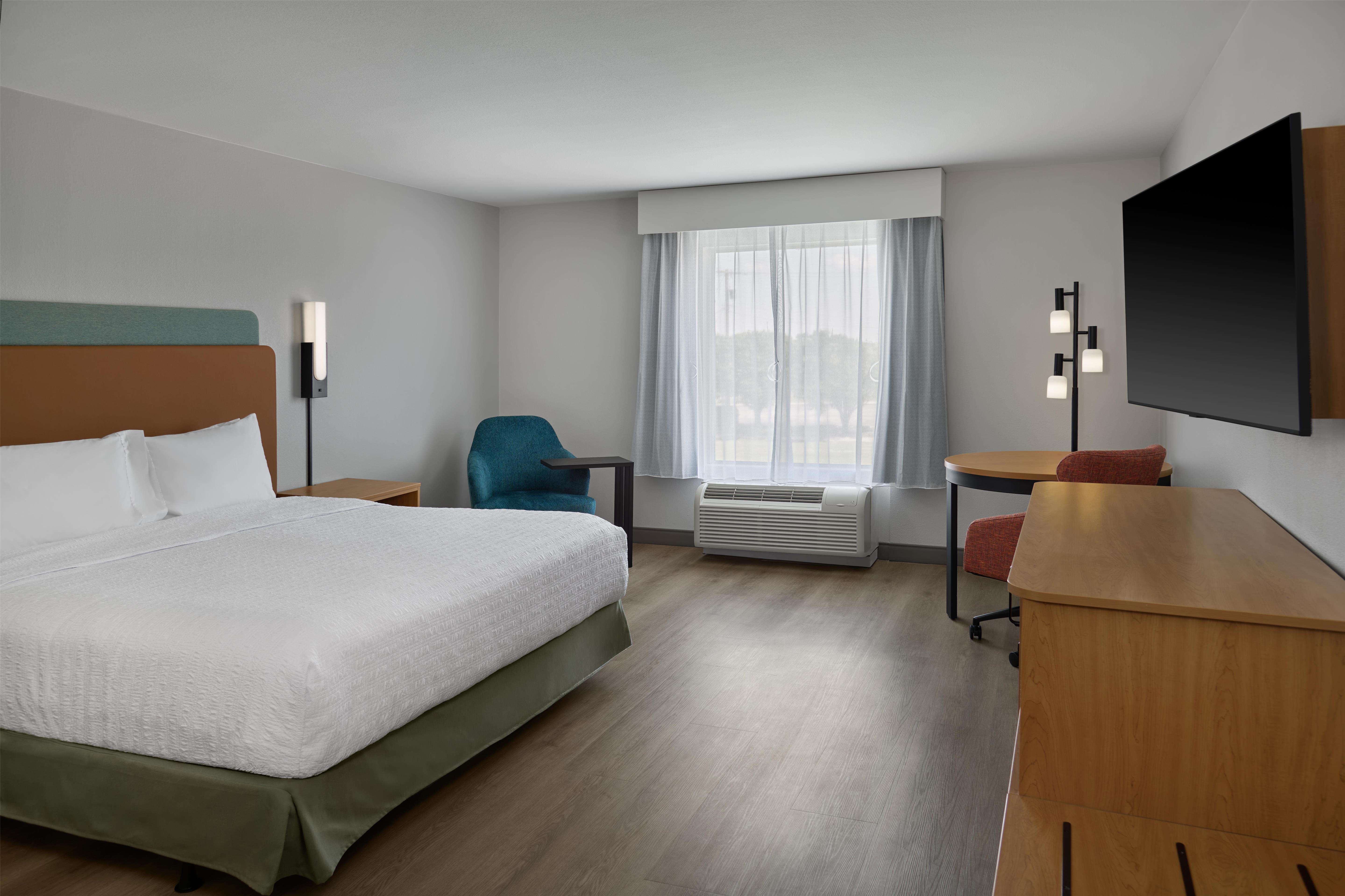 Hampton Inn by Hilton Odessa Room Type - 1 KING BED