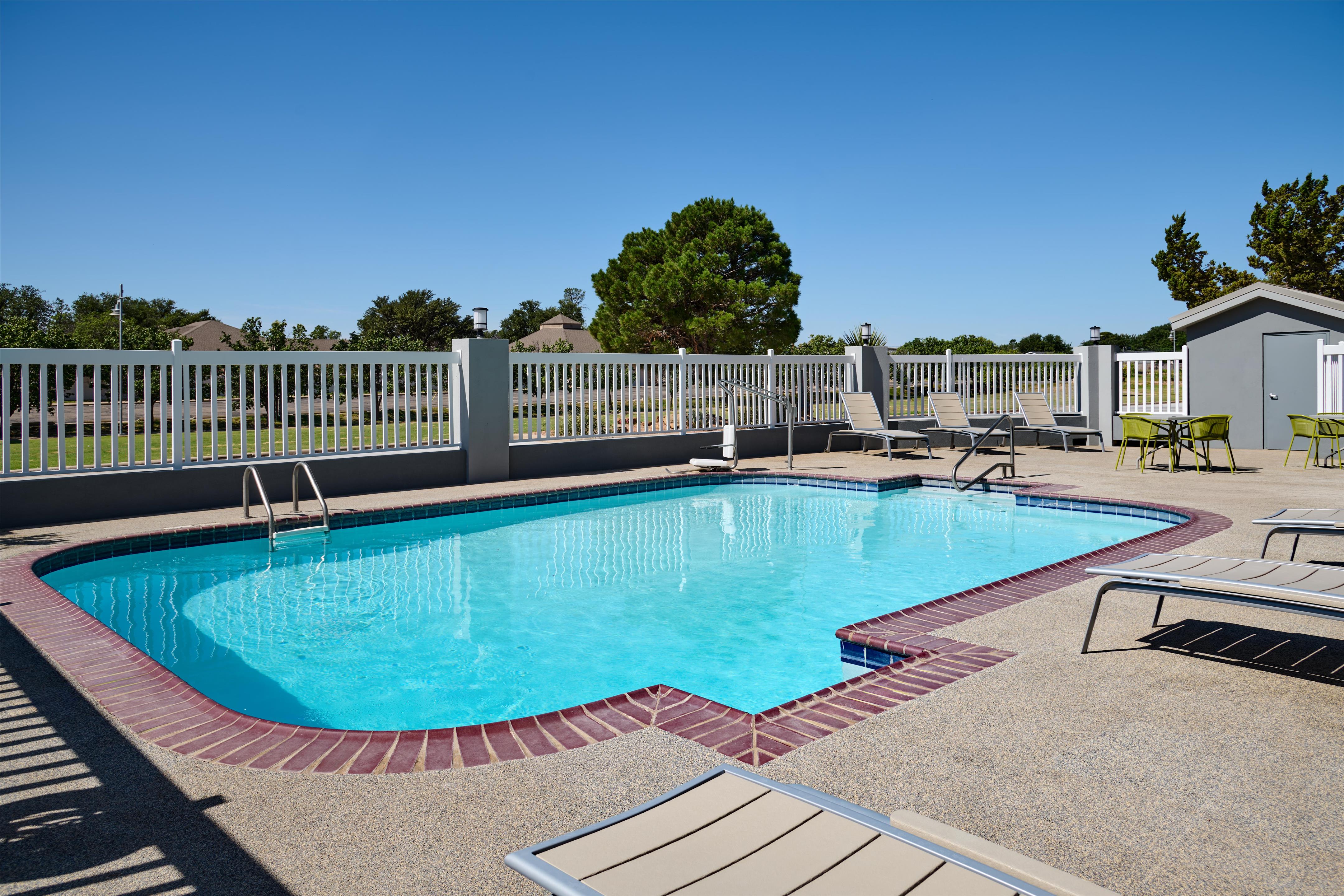Pool | Hampton Inn Odessa