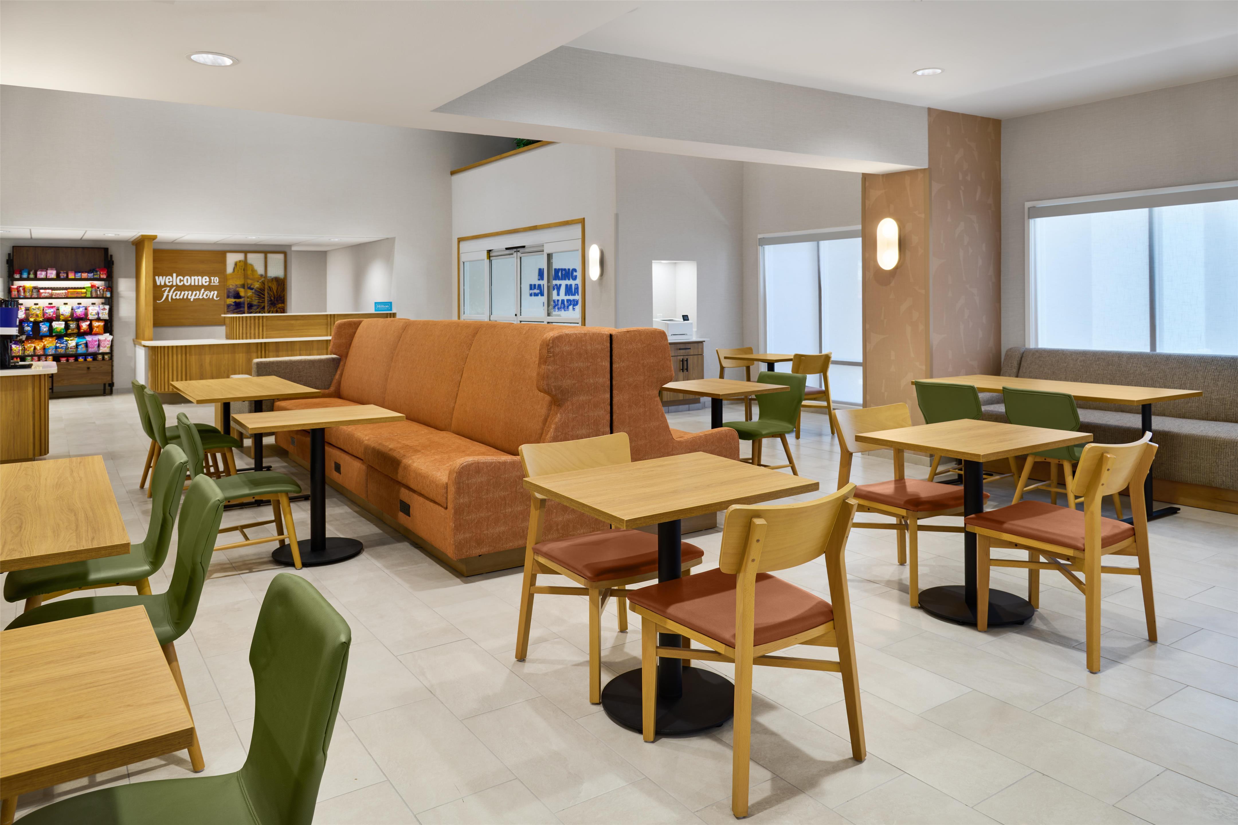 Breakfast Area | Hampton Inn Odessa
