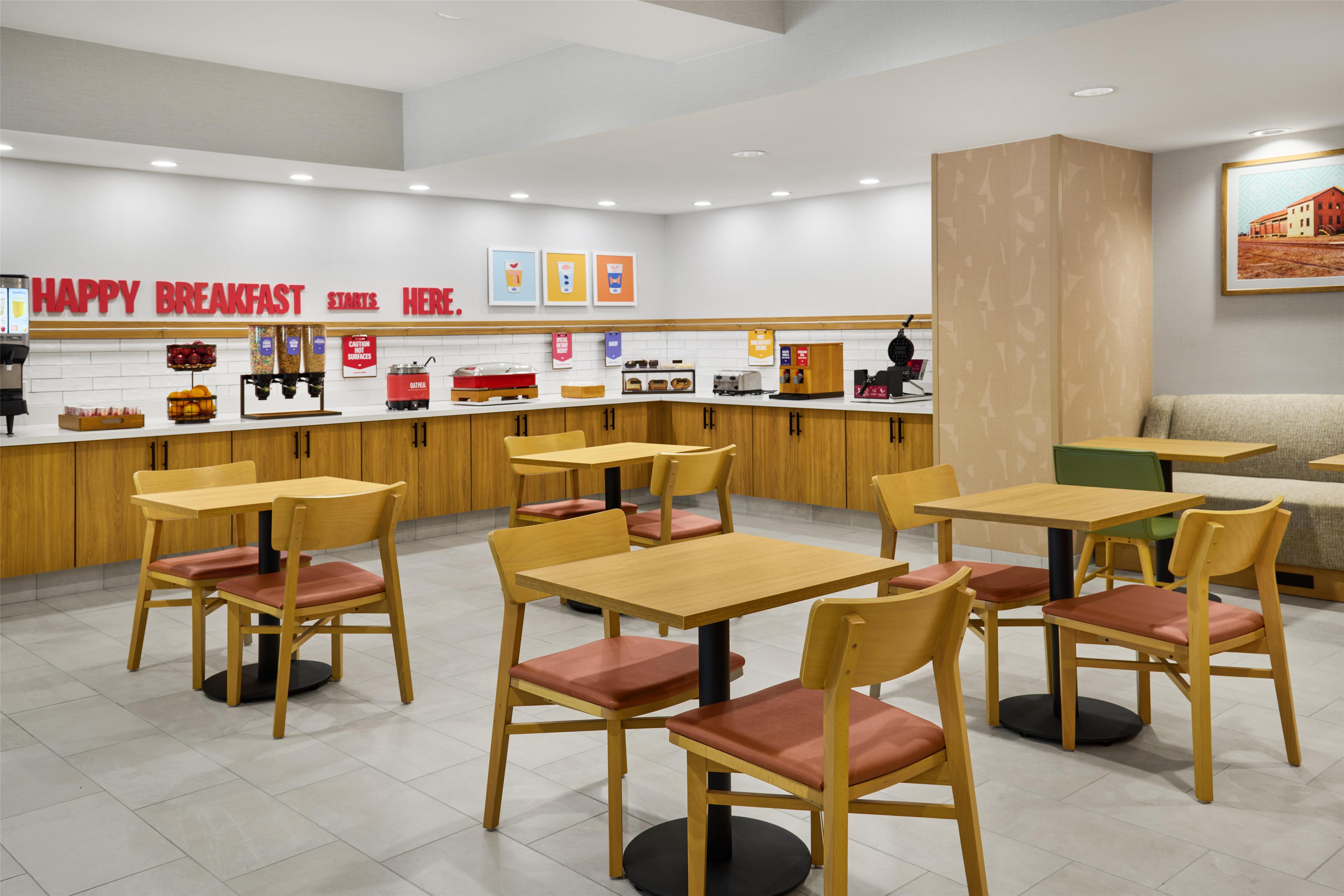 Breakfast Area | Hampton Inn Odessa
