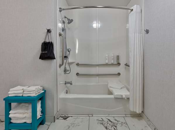  - Hampton Inn Norfolk