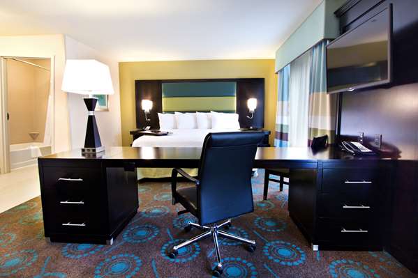  - Hampton Inn & Suites Farmington