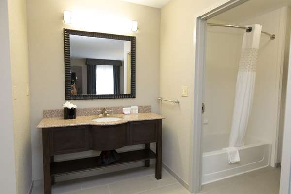  - Hampton Inn Airport Oklahoma City - I-40, Exit 145