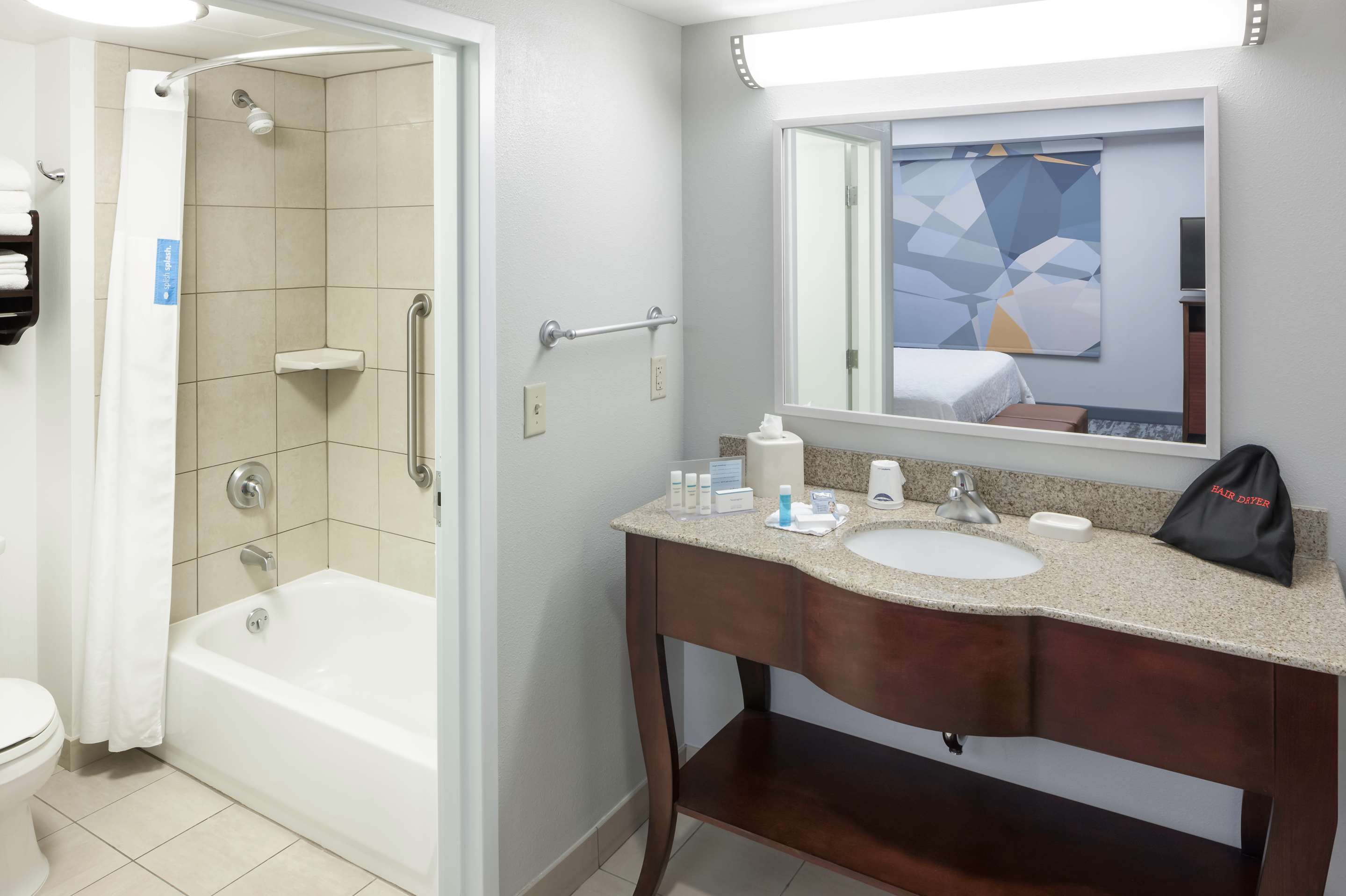 Guest room bath