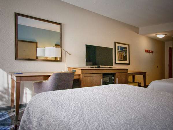  - Hampton Inn Edmond - I-35, Exit 141