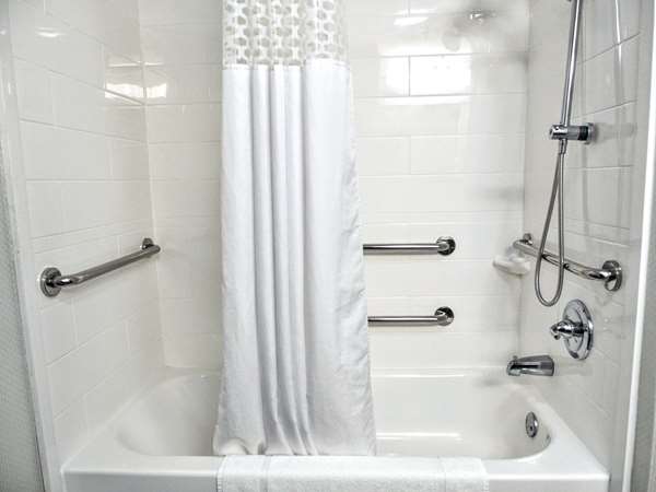  - Hampton Inn Edmond - I-35, Exit 141