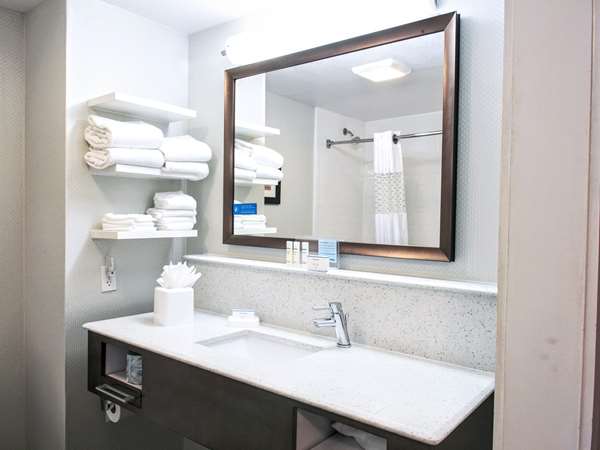  - Hampton Inn Edmond - I-35, Exit 141