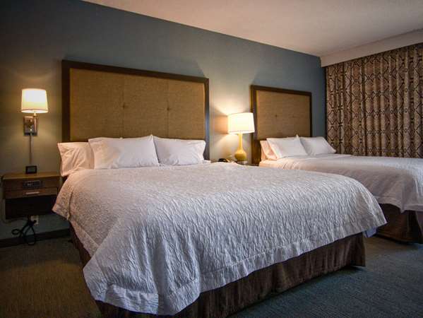  - Hampton Inn Edmond - I-35, Exit 141