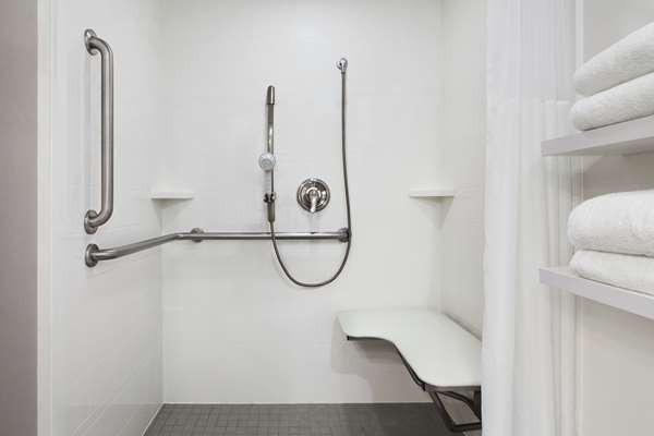  - Hampton Inn Midwest City - I-40, Exit 156A