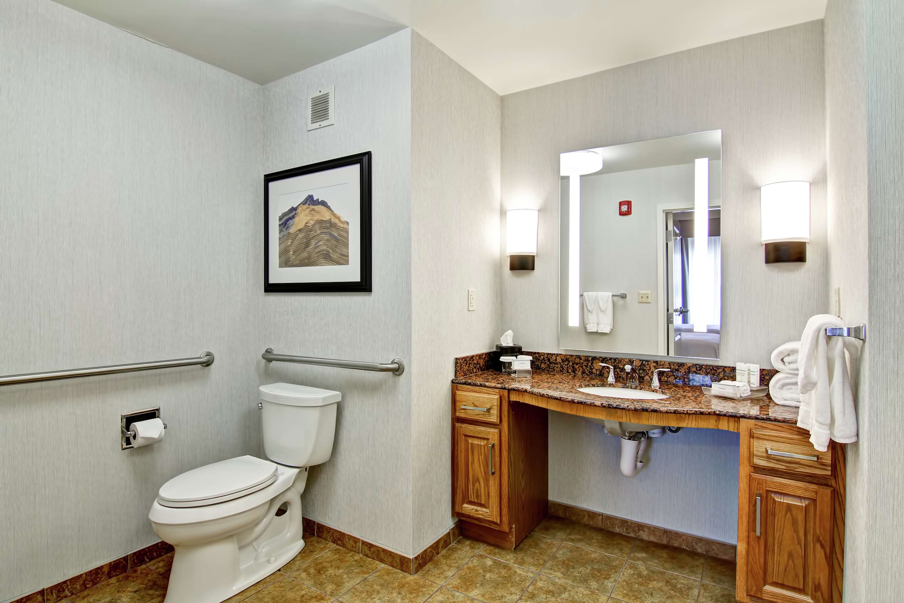 Guest room bath