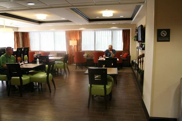 Restaurant - Hampton Inn Olive Branch
