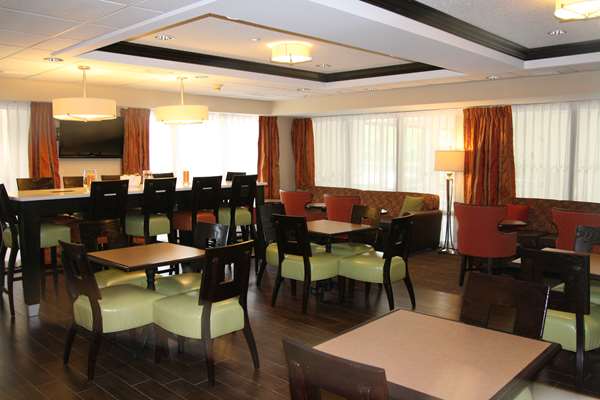 Restaurant - Hampton Inn Olive Branch