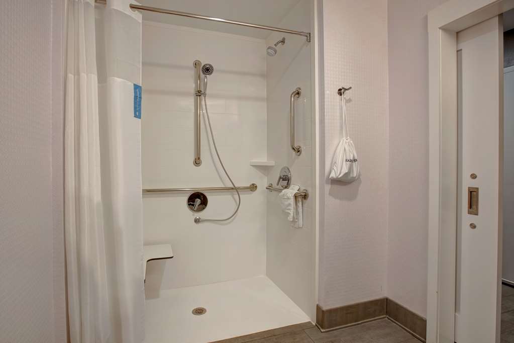Hampton Inn Memphis-Olive Branch Room Type - 1KG MOB HEAR ACC RI-SHW NS
