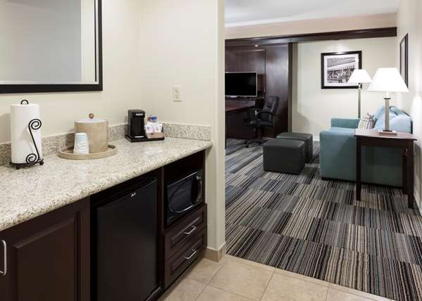  - Hampton Inn & Suites Omaha