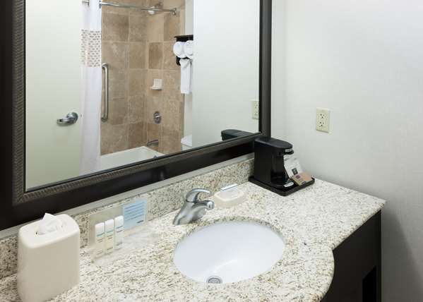  - Hampton Inn & Suites Omaha