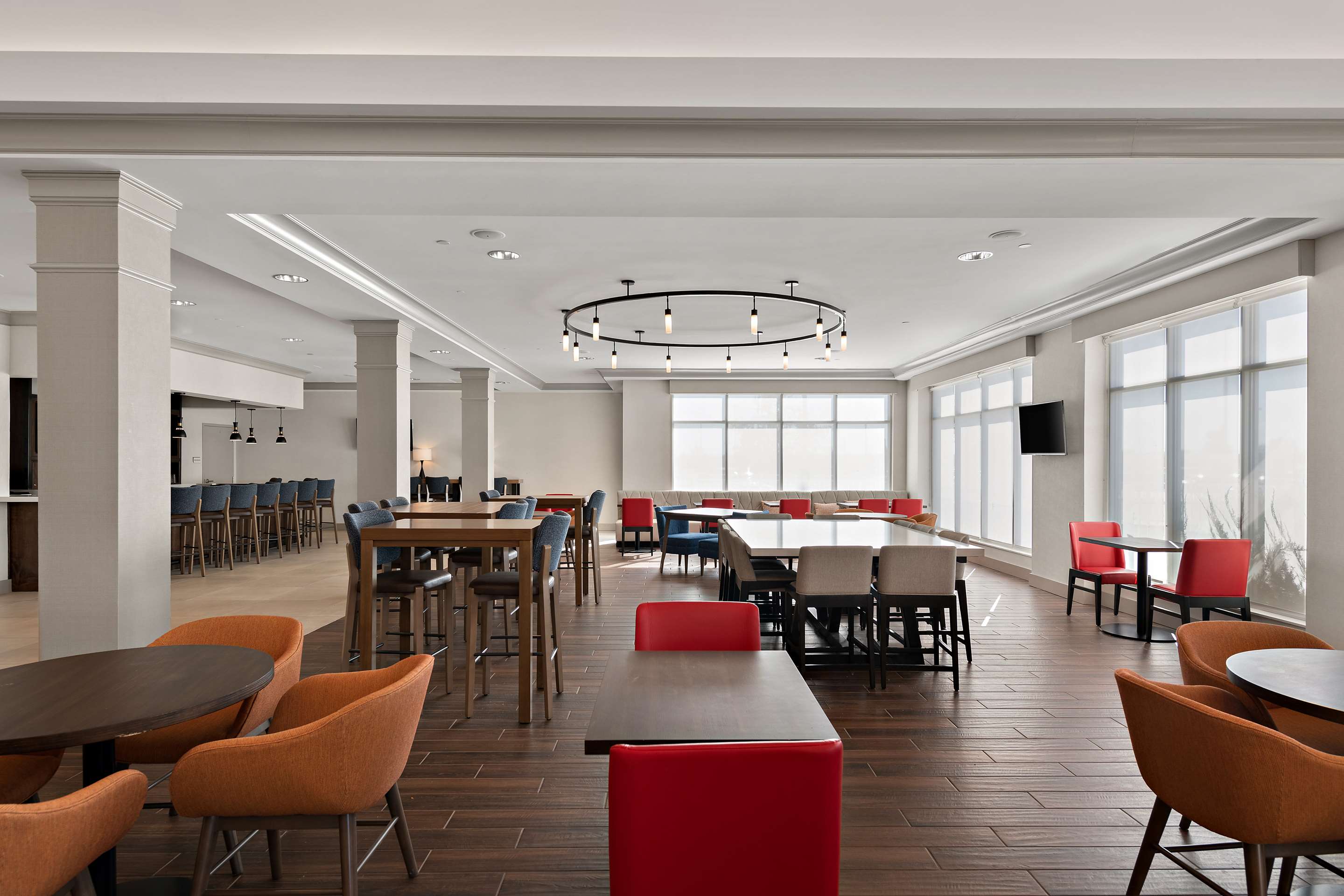 Breakfast Area | Hilton Garden Inn Omaha East/Council Bluffs