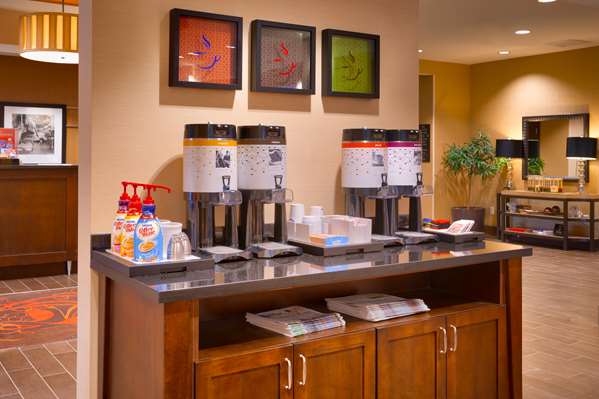 Restaurant - Hampton Inn Old Mill Omaha