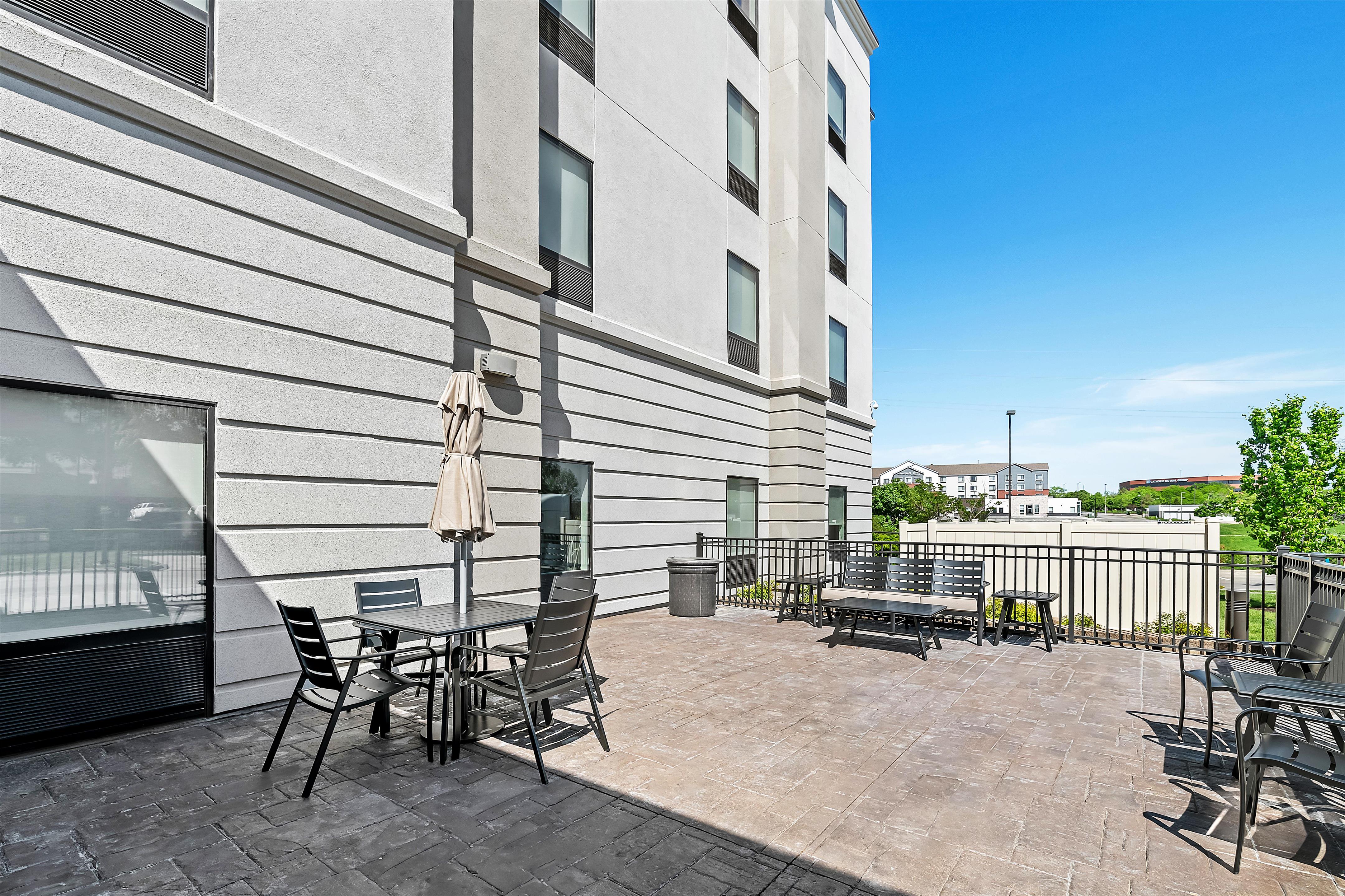 Exterior | Hampton Inn Omaha/West Dodge Road (Old Mill)