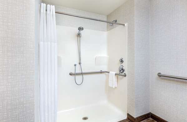  - Hampton Inn West Lakeside Omaha