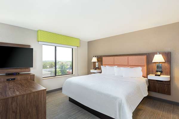  - Hampton Inn West Lakeside Omaha