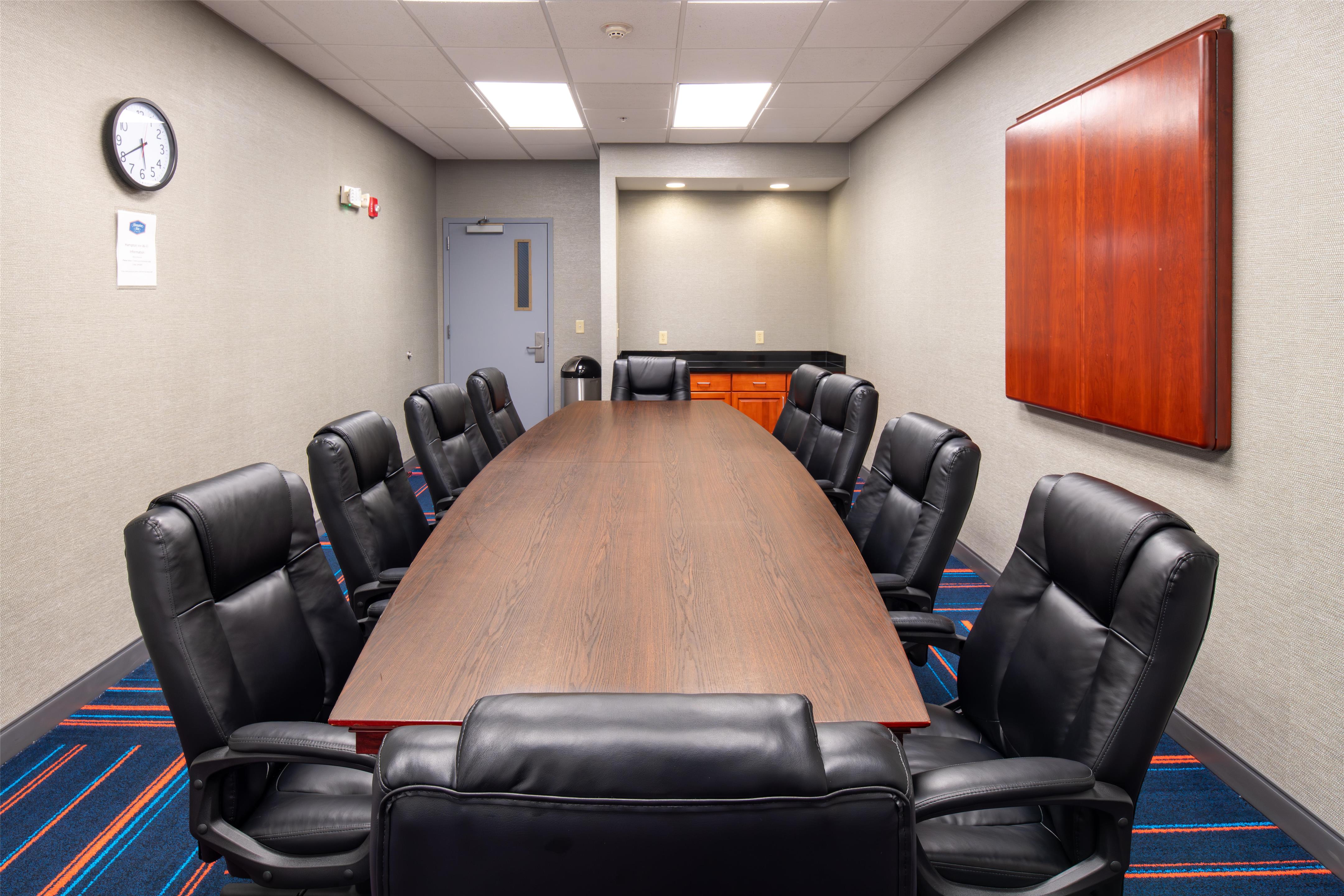 Meeting Room | Hampton Inn Omaha West-Lakeside