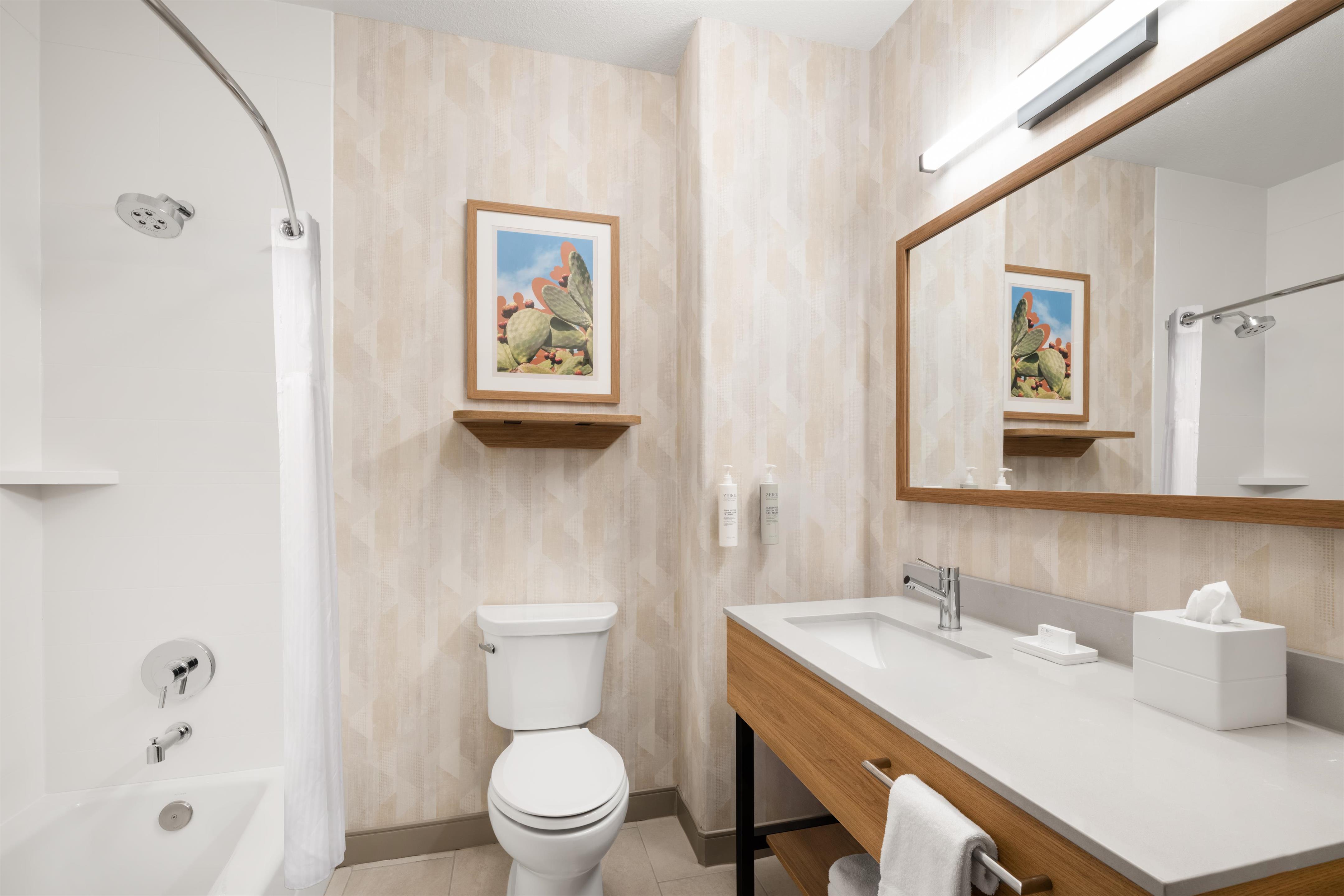 Guest room bath