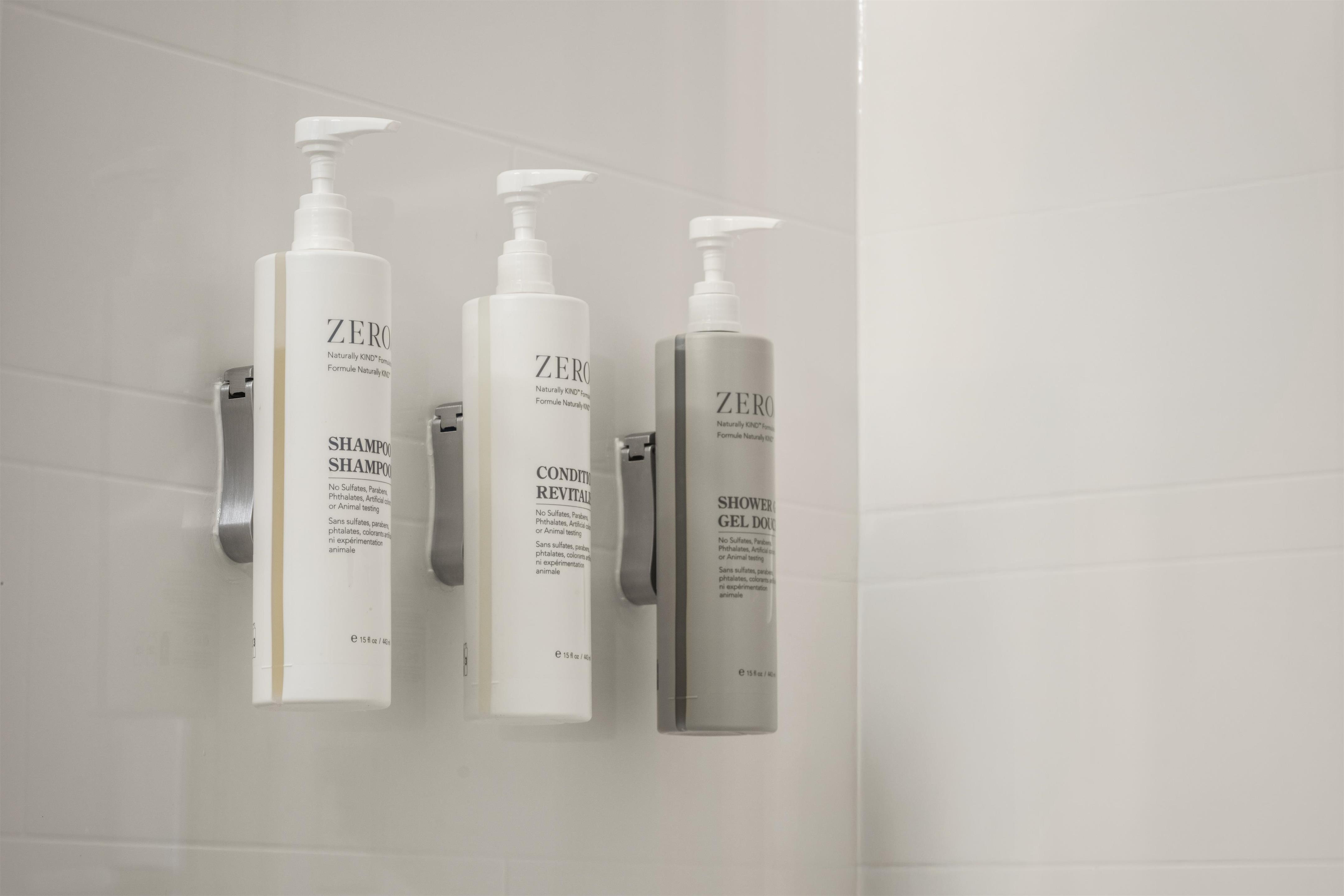 Guest room bath